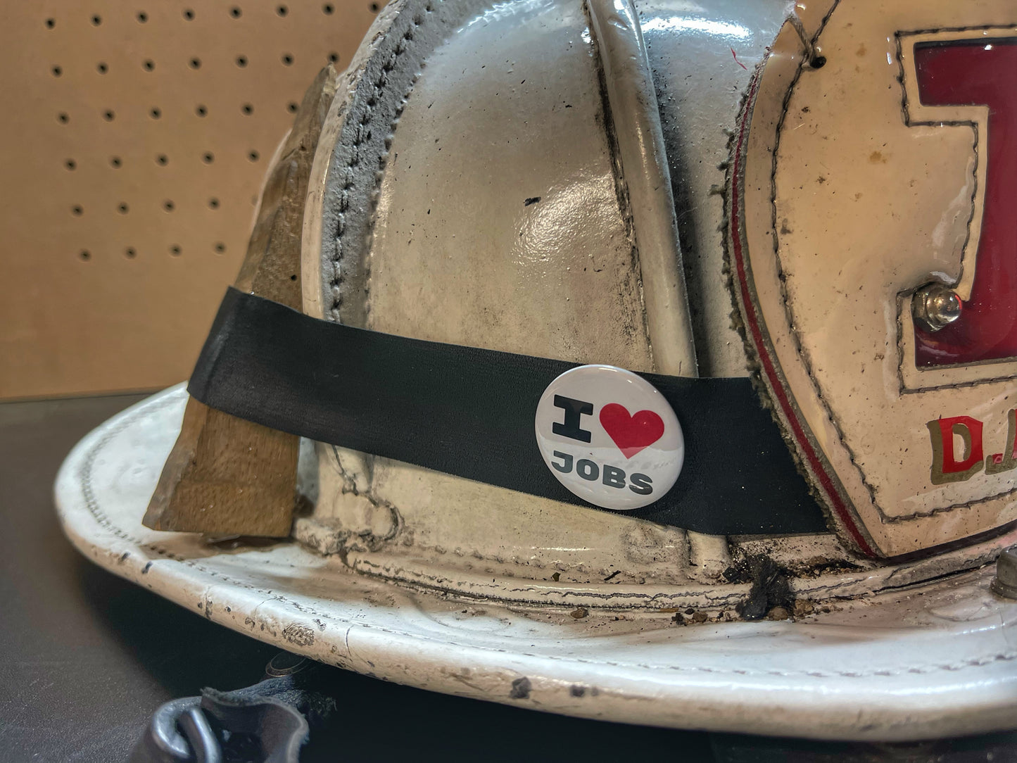 I LOVE JOBS Pin Button